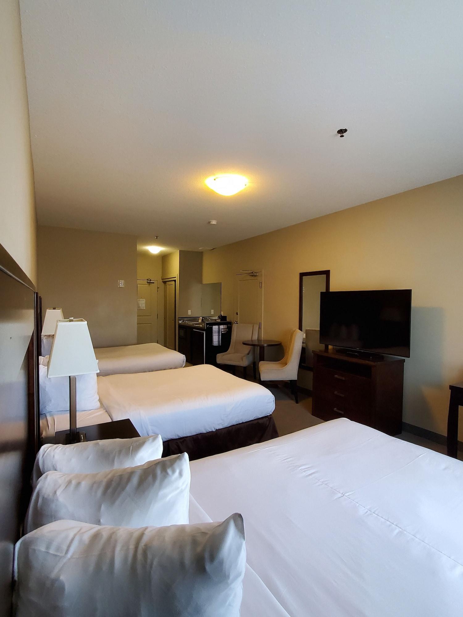 Ramada By Wyndham Emerald Park/Regina East Exterior foto
