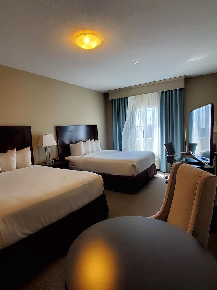 Ramada By Wyndham Emerald Park/Regina East Exterior foto